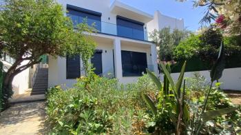 Site içinde, Bahçeli, Tamamen Yenilenmiş, Sıfır Müstakil Denize Yakın Deniz Manzaralı Villa