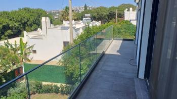 Site içinde, Bahçeli, Tamamen Yenilenmiş, Sıfır Müstakil Denize Yakın Deniz Manzaralı Villa