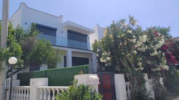 Site içinde, Bahçeli, Tamamen Yenilenmiş, Sıfır Müstakil Denize Yakın Deniz Manzaralı Villa