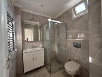 Erenköy Satılık 3+1 Net :110 m2 katta 2 daire
