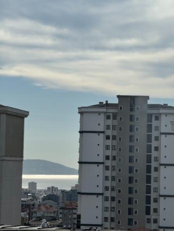 Maltepe Metro Yakınında Otoparklı İskanlı Balkonlu Harika Manzaralı Daire