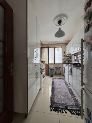 Maltepe Metro Yakınında Otoparklı İskanlı Balkonlu Harika Manzaralı Daire