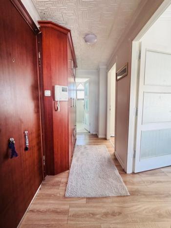 BAHÇELİEVLERDE EN ÜST KAT 2+1 FERAH DAİRE..