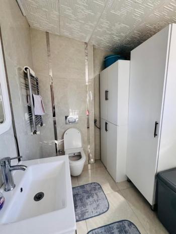 BAHÇELİEVLERDE EN ÜST KAT 2+1 FERAH DAİRE..