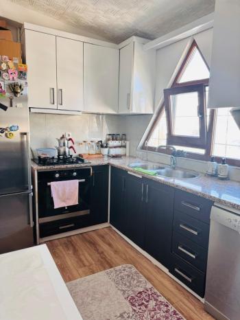 BAHÇELİEVLERDE EN ÜST KAT 2+1 FERAH DAİRE..