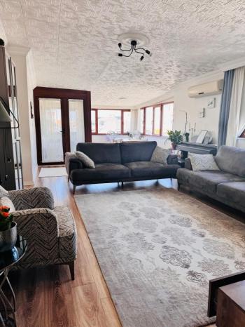 BAHÇELİEVLERDE EN ÜST KAT 2+1 FERAH DAİRE..