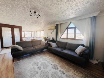 BAHÇELİEVLERDE EN ÜST KAT 2+1 FERAH DAİRE..