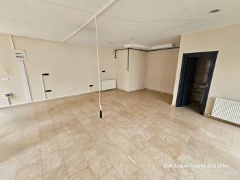 SAHRAYICEDİT YENİ BİNADA  KİRALIK 50m2 DÜKKAN.