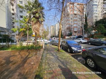 SAHRAYICEDİT YENİ BİNADA  KİRALIK 50m2 DÜKKAN.
