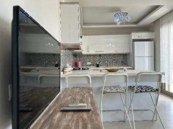 Çeşme Reisdere ‘de Sezonluk Kiralık Lüks Eşyalı 2+1 Daire