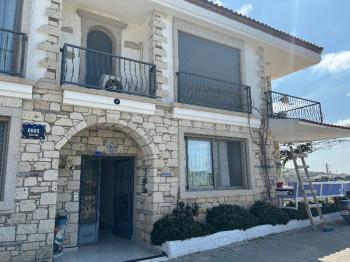 Çeşme Reisdere ‘de Sezonluk Kiralık Lüks Eşyalı 2+1 Daire