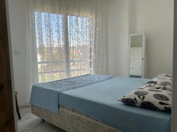 Çeşme Reisdere’de Sezonluk Kiralık 1+1 Lüks Eşyalı Daire