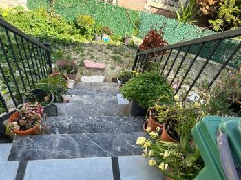 Çeşme Reisdere’de Sezonluk Kiralık 1+1 Lüks Eşyalı Daire