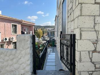 Çeşme Reisdere’de Sezonluk Kiralık 1+1 Lüks Eşyalı Daire