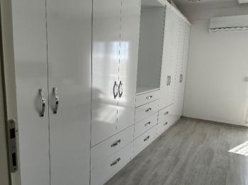 Çeşme Alaçatı ‘da  Sezonluk Kiralık Turizm Konaklama Sertifikalı 5+2 Havuzlu Triplex Villa