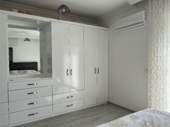 Çeşme Alaçatı ‘da  Sezonluk Kiralık Turizm Konaklama Sertifikalı 5+2 Havuzlu Triplex Villa