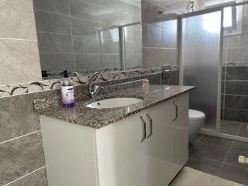 Çeşme Alaçatı ‘da  Sezonluk Kiralık Turizm Konaklama Sertifikalı 5+2 Havuzlu Triplex Villa
