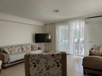 Çeşme Alaçatı ‘da  Sezonluk Kiralık Turizm Konaklama Sertifikalı 5+2 Havuzlu Triplex Villa