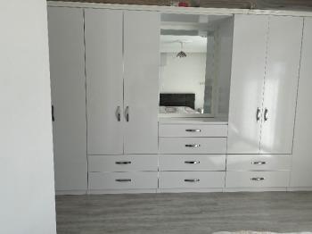 Çeşme Alaçatı ‘da  Sezonluk Kiralık Turizm Konaklama Sertifikalı 5+2 Havuzlu Triplex Villa