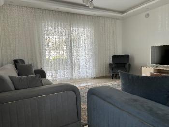 Çeşme Alaçatı’da Satılık 5+2 Havuzlu Turizm Konaklama Belgesine sahip Tripleks Villa 