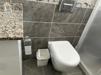 Çeşme Alaçatı’da Satılık 5+2 Havuzlu Turizm Konaklama Belgesine sahip Tripleks Villa 