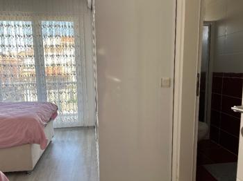 Çeşme Alaçatı’da Satılık 5+2 Havuzlu Turizm Konaklama Belgesine sahip Tripleks Villa 