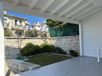 Çeşme Alaçatı’da Satılık 5+2 Havuzlu Turizm Konaklama Belgesine sahip Tripleks Villa 