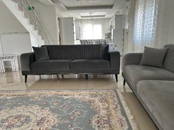 Çeşme Alaçatı’da Satılık 5+2 Havuzlu Turizm Konaklama Belgesine sahip Tripleks Villa 