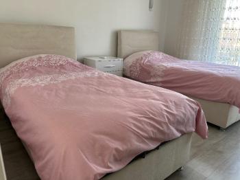 Çeşme Alaçatı’da Satılık 5+2 Havuzlu Turizm Konaklama Belgesine sahip Tripleks Villa 