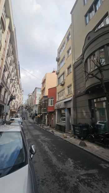 Osmanbey 1. Adada Metroya yakın Satılık Fırsat Daire