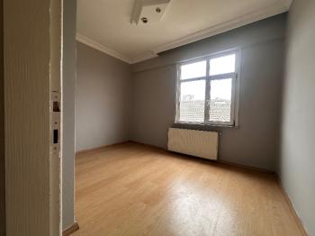 Cevizli de geniş 2+1 devlet hastanesi adliye yürüme mesafesinde
