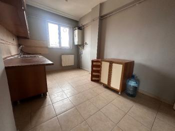 Cevizli de geniş 2+1 devlet hastanesi adliye yürüme mesafesinde