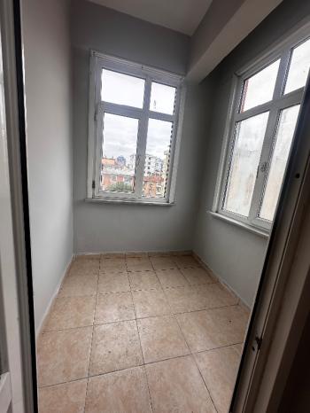 Cevizli de geniş 2+1 devlet hastanesi adliye yürüme mesafesinde