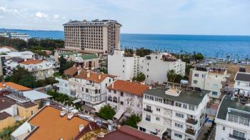 Antalya konyaaltı sahile 150 metre uzaklıkta kiralık 3 + 1