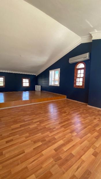Antalya konyaaltı sahile 150 metre uzaklıkta kiralık 3 + 1