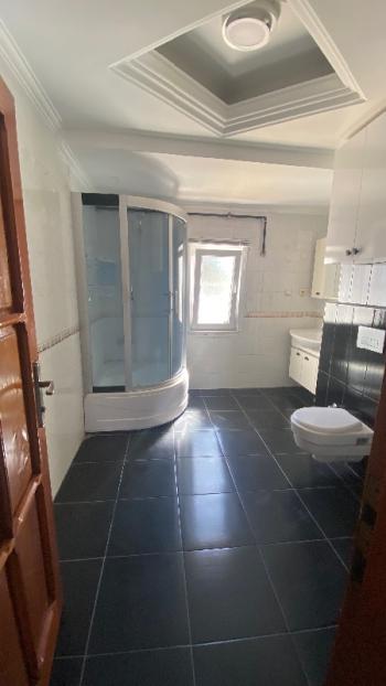 Antalya konyaaltı sahile 150 metre uzaklıkta kiralık 3 + 1