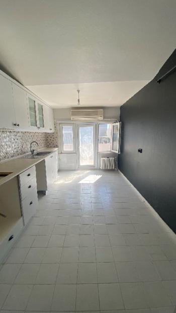 Antalya konyaaltı sahile 150 metre uzaklıkta kiralık 3 + 1