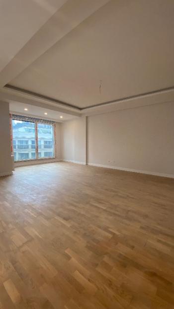 Caddebostan İskele Sokak’ta satılık 3+1