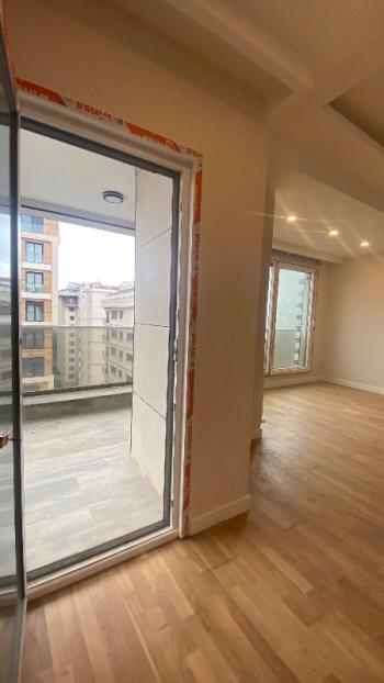 Caddebostan İskele Sokak’ta satılık 3+1