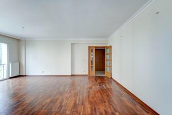 Zümrüt Konutları Sitesi Aydınlık, Geniş, Boyalı, 3+1 Satılık Daire