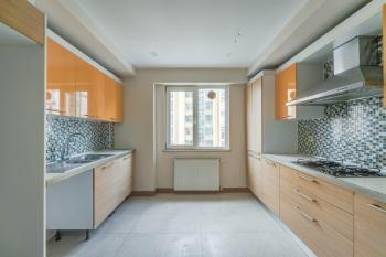 Zümrüt Konutları Sitesi Aydınlık, Geniş, Boyalı, 3+1 Satılık Daire