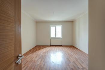 Zümrüt Konutları Sitesi Aydınlık, Geniş, Boyalı, 3+1 Satılık Daire
