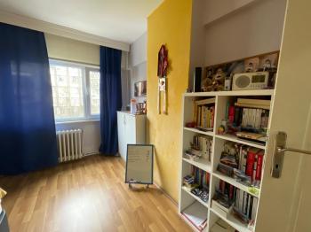 Nüzhetiye Caddesi üzerinde 3+1 merkezi lokasyonda