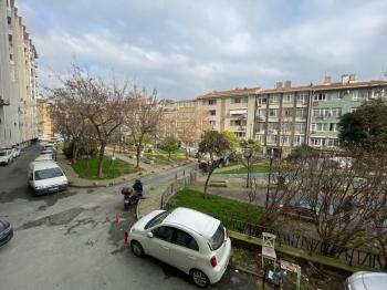 Nüzhetiye Caddesi üzerinde 3+1 merkezi lokasyonda