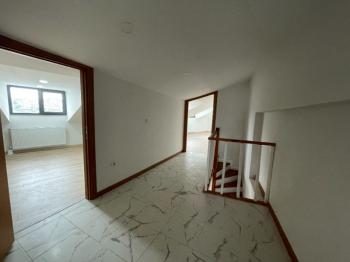 Halıcıoğlu 'da manzaralı dublex daire
