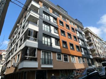 MİNİBÜS YOLUNA 2. BİNADA BAHÇE KULLANIMLI İÇİ YAPILI GENİŞ 3+1