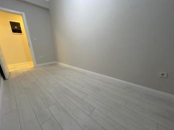 ALTINTEPE'DE BAHÇE KULLANIMLI, EBV BANYO, KAPALI MUTFAKLI 3+1