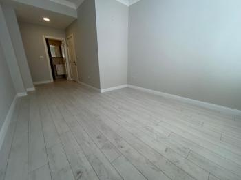 ALTINTEPE'DE BAHÇE KULLANIMLI, EBV BANYO, KAPALI MUTFAKLI 3+1
