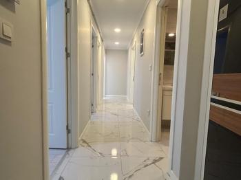 ALTINTEPE'DE BAHÇE KULLANIMLI, EBV BANYO, KAPALI MUTFAKLI 3+1