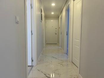 ALTINTEPE'DE BAHÇE KULLANIMLI, EBV BANYO, KAPALI MUTFAKLI 3+1